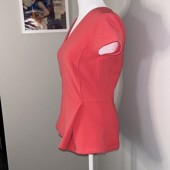 Halogen Barbie Pink Bodycon Peplum Top Size Small - Picture 3 of 6